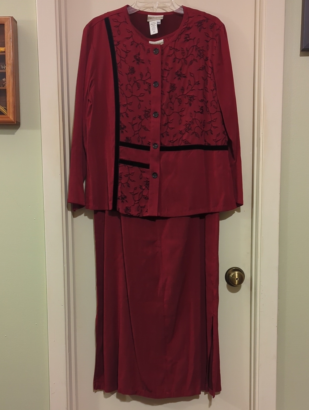 Coldwater Creek Deep Wine Red Two-Piece Dress Set with Black Trim and Embroidery